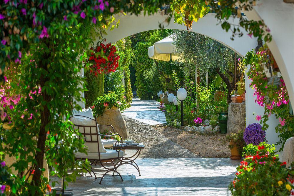 Отель Le Hameau Сен-Поль-де-Ванс Экстерьер фото