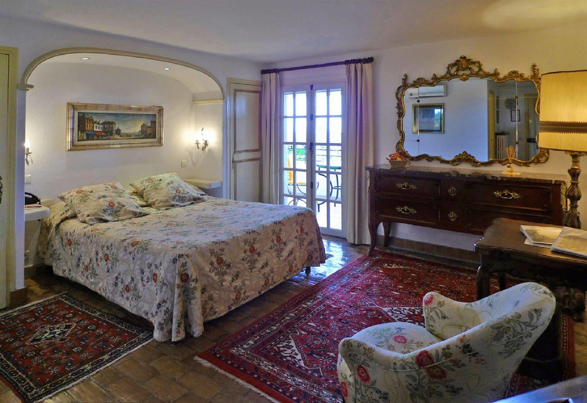Отель Le Hameau Сен-Поль-де-Ванс Экстерьер фото